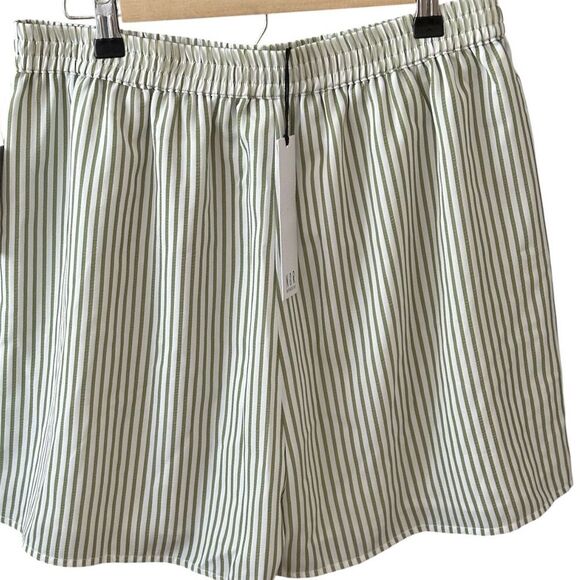 NSR Women's Striped Lined Shorts with Pockets Green Size L Lightweight - Picture 3 of 7